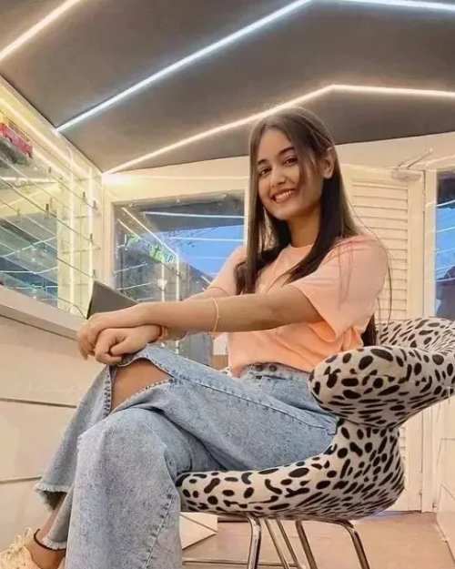 Fashionable Darjeeling Call Girls: The Urban Trendsetter