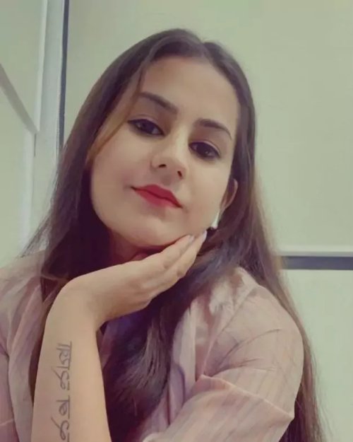 Premium Independent Call Girls Noida : The Vibrant Explorer